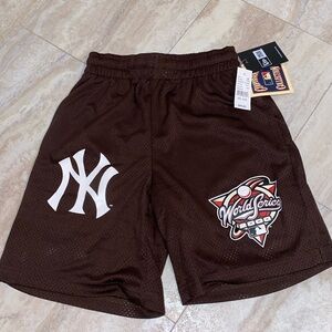 NWT New Era Men’s Cooperstown Collection Yankees Shorts Small World Series